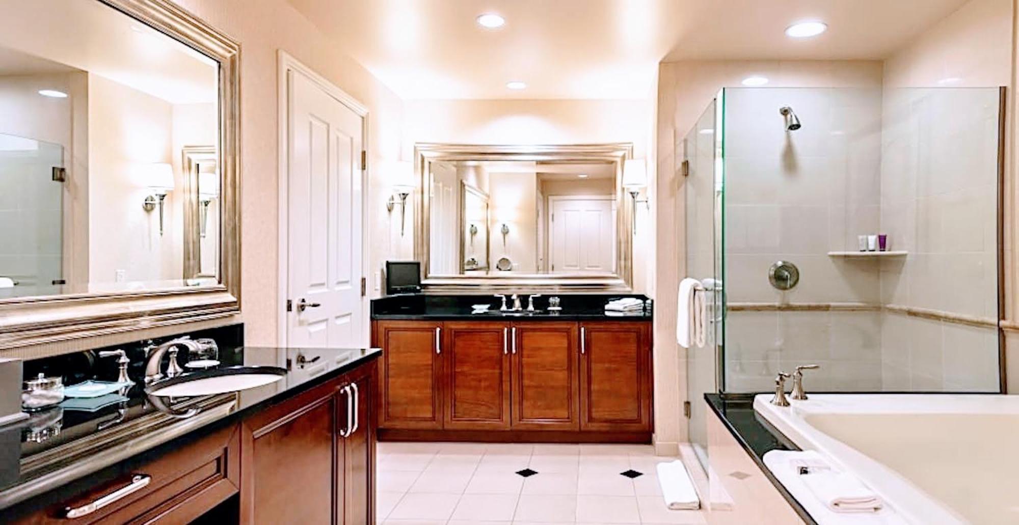 Strip & Sphere View - Separate Living Room - 2 Full Bath - Full Kitchen - Balcony - 900 Sqft - Mgm Signature Las Vegas Eksteriør bilde