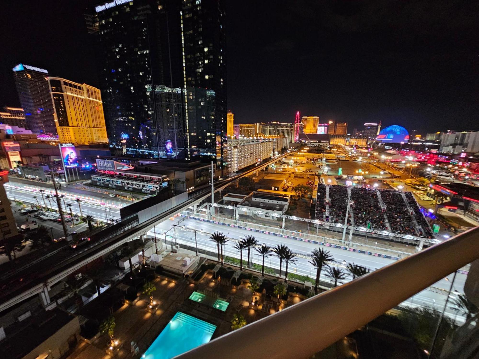 Strip & Sphere View - Separate Living Room - 2 Full Bath - Full Kitchen - Balcony - 900 Sqft - Mgm Signature Las Vegas Eksteriør bilde